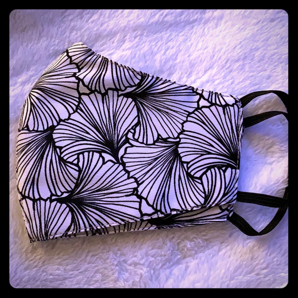 Manuheali’i face mask NWOT